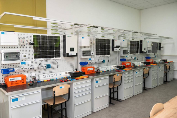 Сучасний центр для навчання енергетичних професій відкрили у Збаражі (фото)