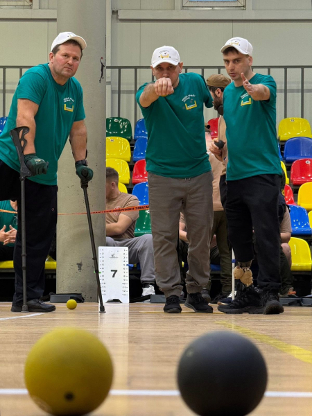 У Тернополі ветерани з усієї України змагалися за перемогу в лізі петанку (ФОТО)