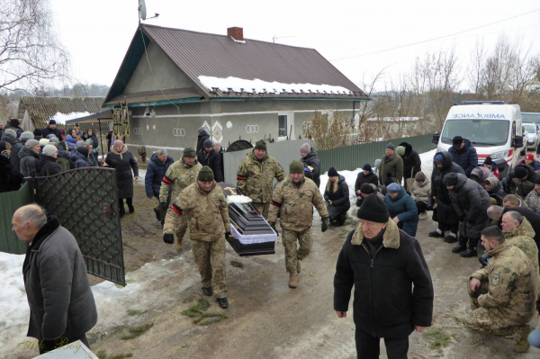 Був щирим та допомагав людям: у Шумській громаді попрощалися з воїном Дмитром Войцішевським (ФОТО)