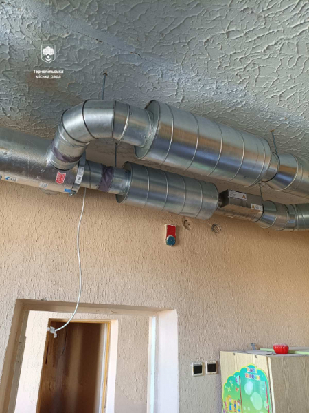 У дитсадку в Тернополі облаштовують сучасний фасад (ФОТО)