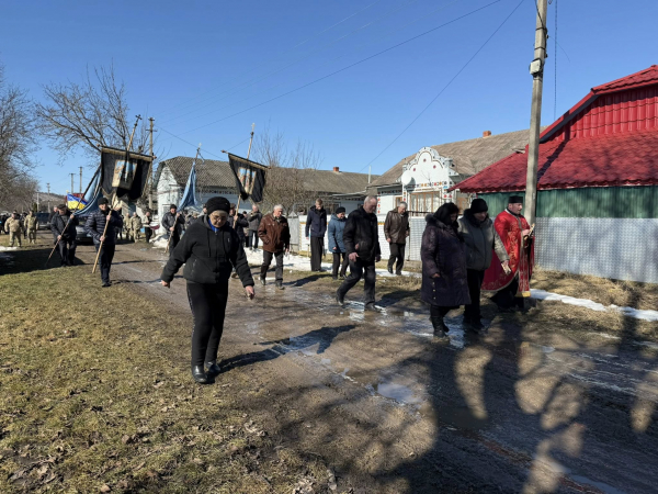 Заліщицька громада провела в останню дорогу захисника Василя Шевчука (фото)
