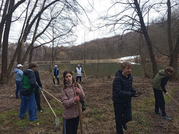 Впорядкували святе джерело та урочище Монастирок учні та вчителі Бережанського ліцею (фото)