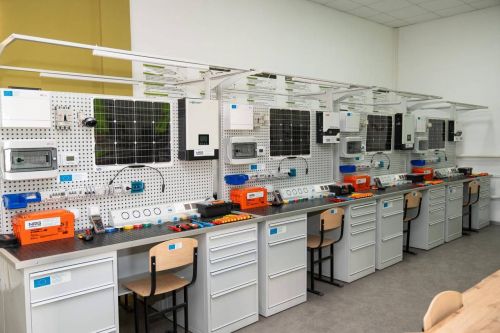 Сучасний центр для навчання енергетичних професій відкрили у Збаражі (фото)