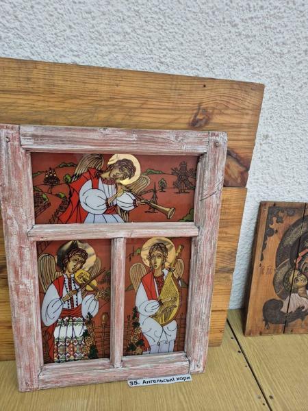 Виставка ікон Володимира Шерстія «З вірою до Перемоги» відкрилася у Заліщицькому обласному госпіталі (фото)