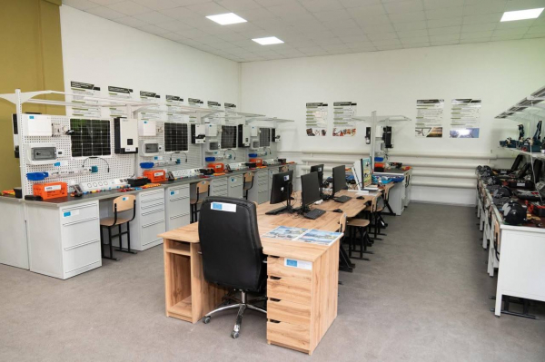 Сучасний центр для навчання енергетичних професій відкрили у Збаражі (фото)