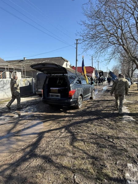 Заліщицька громада провела в останню дорогу захисника Василя Шевчука (фото)