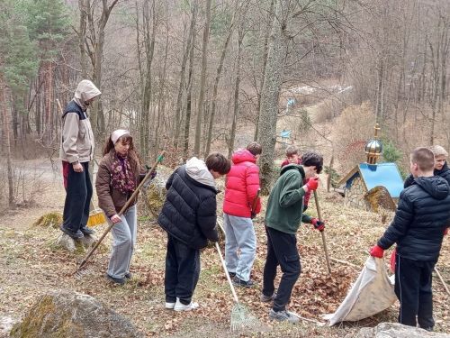 Впорядкували святе джерело та урочище Монастирок учні та вчителі Бережанського ліцею (фото)