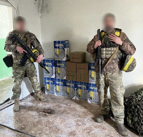 Компанія Fungi Farm передала насоси для бійців 105-ї бригади, щоб відкачувати воду з окопів