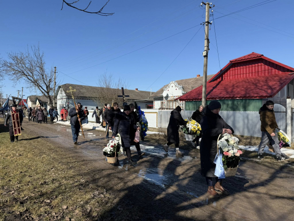 Заліщицька громада провела в останню дорогу захисника Василя Шевчука (фото)