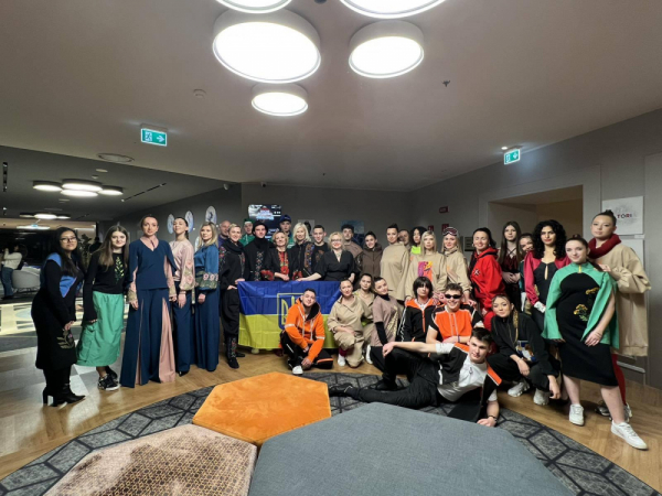 Студенти з Тернополя представили колекцію одягу «NESKORENI» на подіумі в Мілані (фото)