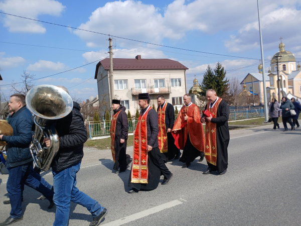 Ворожий дрон обірвав життя 43-річного Захисника: Козівська громада попрощалася з Володимиром Сломою (фото)