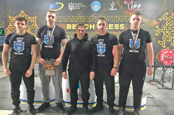 Два призових місця завоювали спортсмени з Чортківщини на чемпіонаті України з жиму штанги (фото)