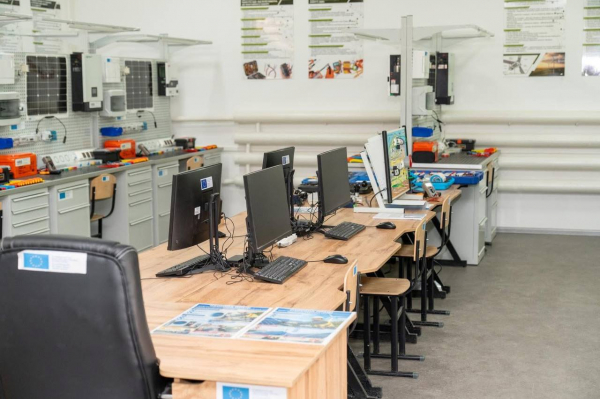 Сучасний центр для навчання енергетичних професій відкрили у Збаражі (фото)