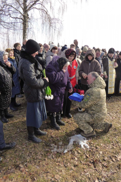 Був щирим та допомагав людям: у Шумській громаді попрощалися з воїном Дмитром Войцішевським (ФОТО)