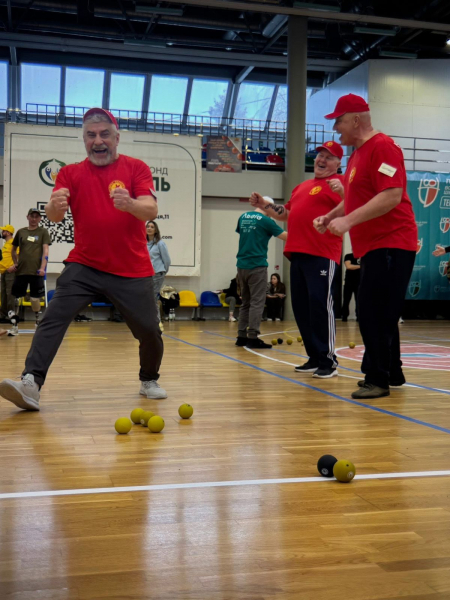 У Тернополі ветерани з усієї України змагалися за перемогу в лізі петанку (ФОТО)