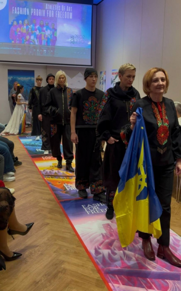 Студенти з Тернополя представили колекцію одягу «NESKORENI» на подіумі в Мілані (фото)