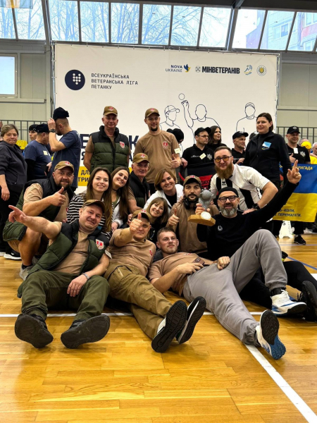 У Тернополі ветерани з усієї України змагалися за перемогу в лізі петанку (ФОТО)