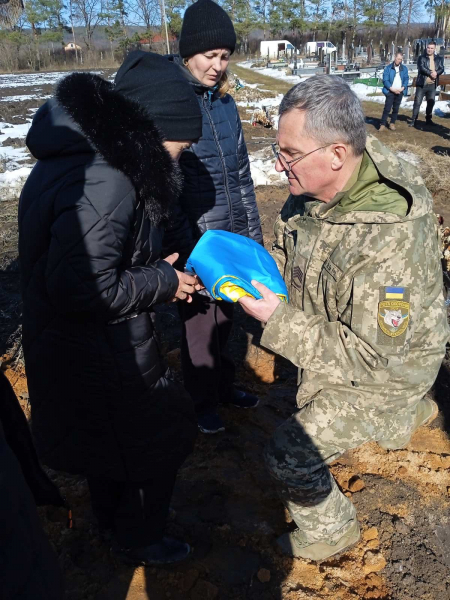 Заліщицька громада провела в останню дорогу захисника Василя Шевчука (фото)
