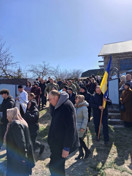 У Гусятинській громаді попрощалися з Героєм Володимиром Гургачем (фото)