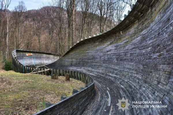 Смерть дитини під час тренування на санній трасі у Кременці: оголосили підозру директору та шукають докази проти інших осіб (ФОТО)