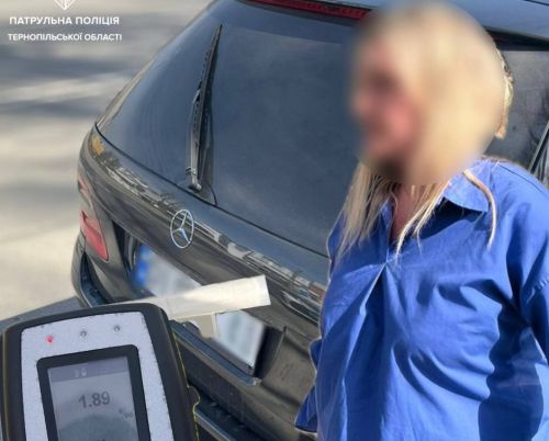 П’яна водійка у Тернополі спричинила ДТП і залишила місце події