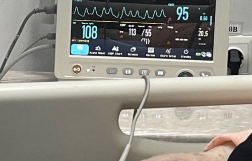 "А ше шо я маю зробити?": у тернопільській лікарні літній жінці відмовили в госпіталізації (фото)