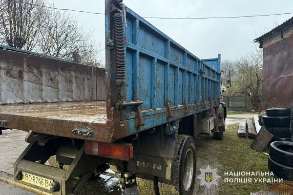 Терміновий розшук: на Кременеччині водій збив на смерть велосипедиста та втік з місця аварії (фото)