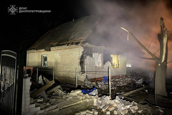 Понад 10 разів росіяни атакували три райони на Дніпропетровщині: постраждали двоє людей (фото)