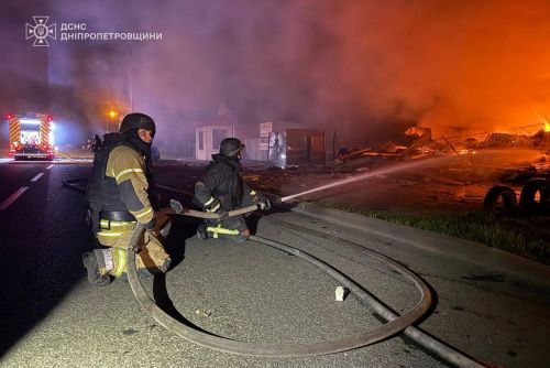 Понад 10 разів росіяни атакували три райони на Дніпропетровщині: постраждали двоє людей (фото)