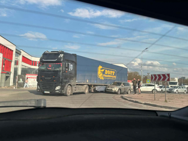 ДТП на кільці біля Петриків (фото)