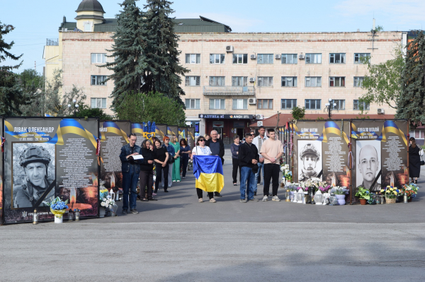 Після понад року російського полону до Чорткова повернувся військовий Михайло Медведик (фото)