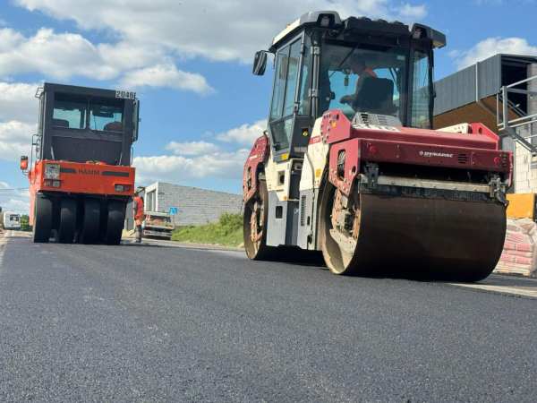 На Тернопільщині триває ремонт доріг картами на важливих транспортних маршрутах (фото)