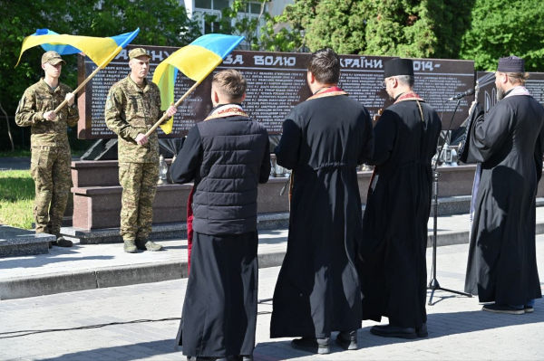 У Тернополі вшанували пам’ять загиблих героїв панахидою «Світло молитви в темряві війни» (фото)
