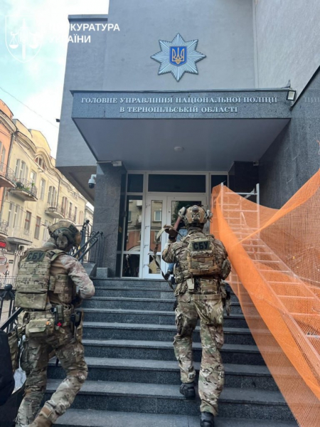 Затримали першого заступника начальника ГУНП в Тернопільській області: викрито схему прикриття «порноофісів» у трьох областях (фото, відео)