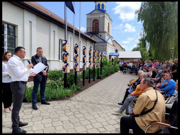 У Великих Дедеркалах відкрили Алею Надії для родин полонених і зниклих безвісти захисників (фото)