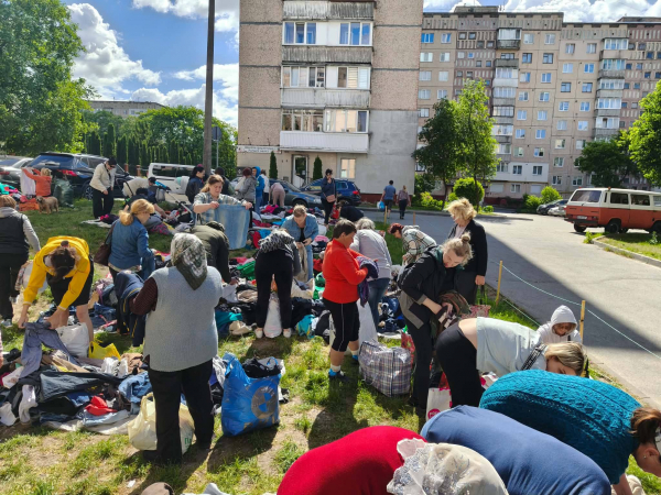 2 червня у Тернополі безкоштовно роздаватимуть одяг та іграшки (фото)