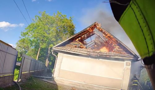 Рятувальники показали відео пожежі на Кременеччині, де згорів будинок учителя (відео)