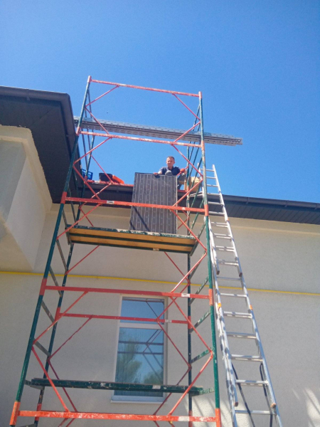 У Білобожницькій громаді встановлюють сонячні панелі на комунальних закладах (фото)