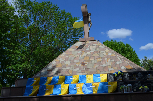 Меморіальні знаки полеглим Героям відкрили у Білобожницькій громаді (ФОТО)