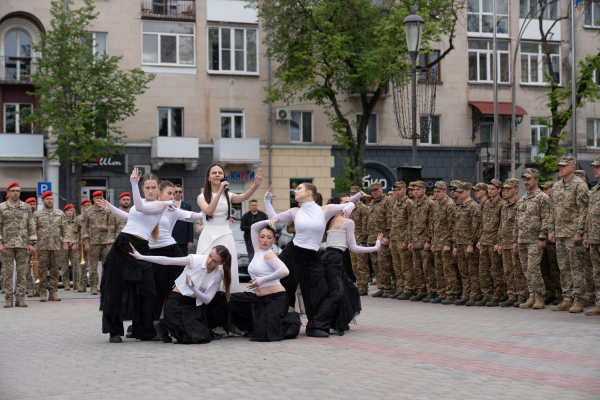 Підняттям прапора ЄС у Тернополі відзначили День Європи (фото)