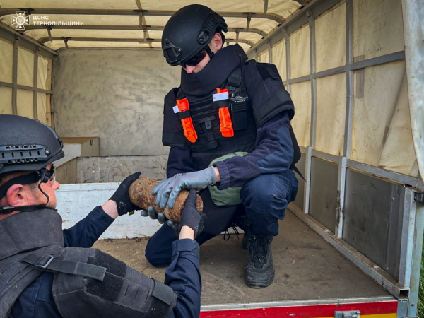 Небезпечні артснаряди знайшли на Тернопільщині: залучили рятувальників (ФОТО)