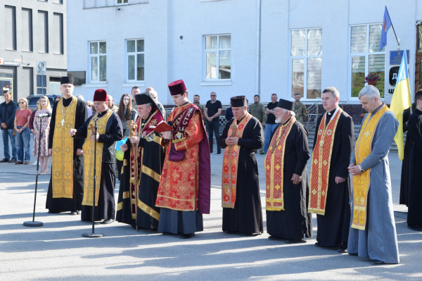 Після понад року російського полону до Чорткова повернувся військовий Михайло Медведик (фото)