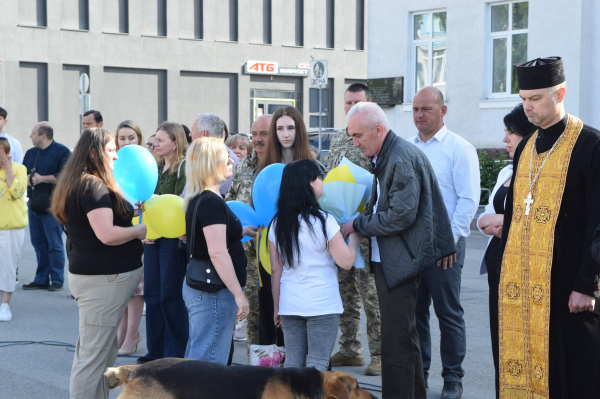 Після понад року російського полону до Чорткова повернувся військовий Михайло Медведик (фото)