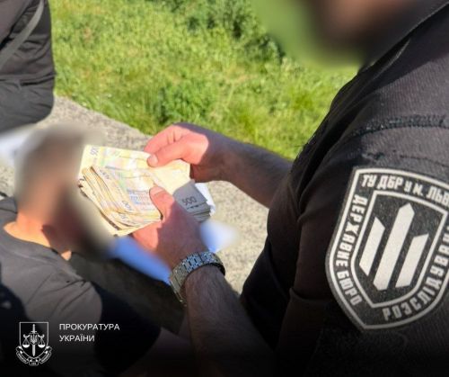 Обіцяв «вирішити» ВЛК і перевести військового в тил: у Тернополі затримали підполковника