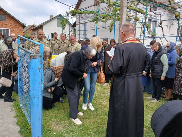 У Козівській громаді попрощалися із загиблим захисником Володимиром Галунком (фото)