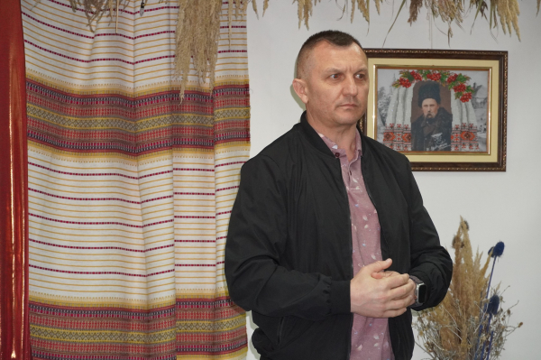 Творчий майстер-клас до Дня вишиванки провели у школі на Тернопільщині (фото)