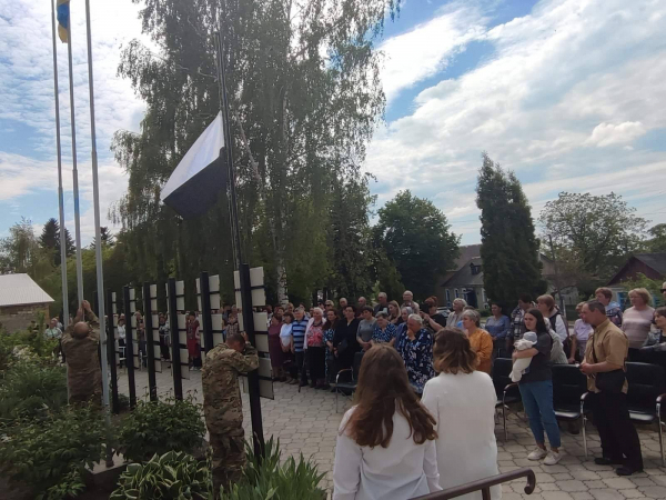 У Великих Дедеркалах відкрили Алею Надії для родин полонених і зниклих безвісти захисників (фото)