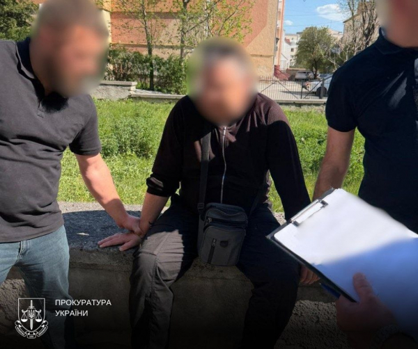 Обіцяв «вирішити» ВЛК і перевести військового в тил: у Тернополі затримали підполковника