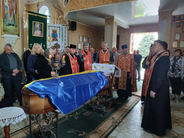 У Козівській громаді попрощалися із загиблим захисником Володимиром Галунком (фото)
