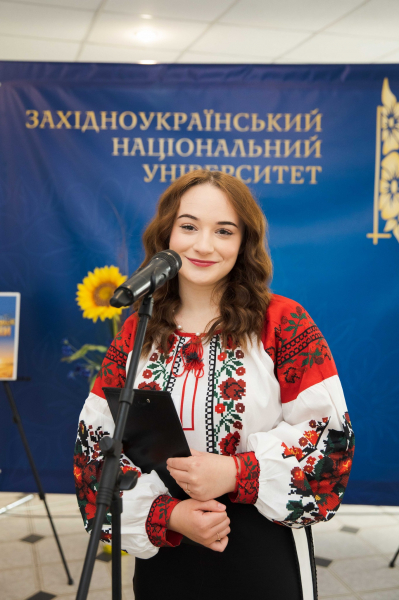 У ЗУНУ до Дня Героїв провели патріотичну акцію та відкрили виставку «Горизонти надії» (фото)